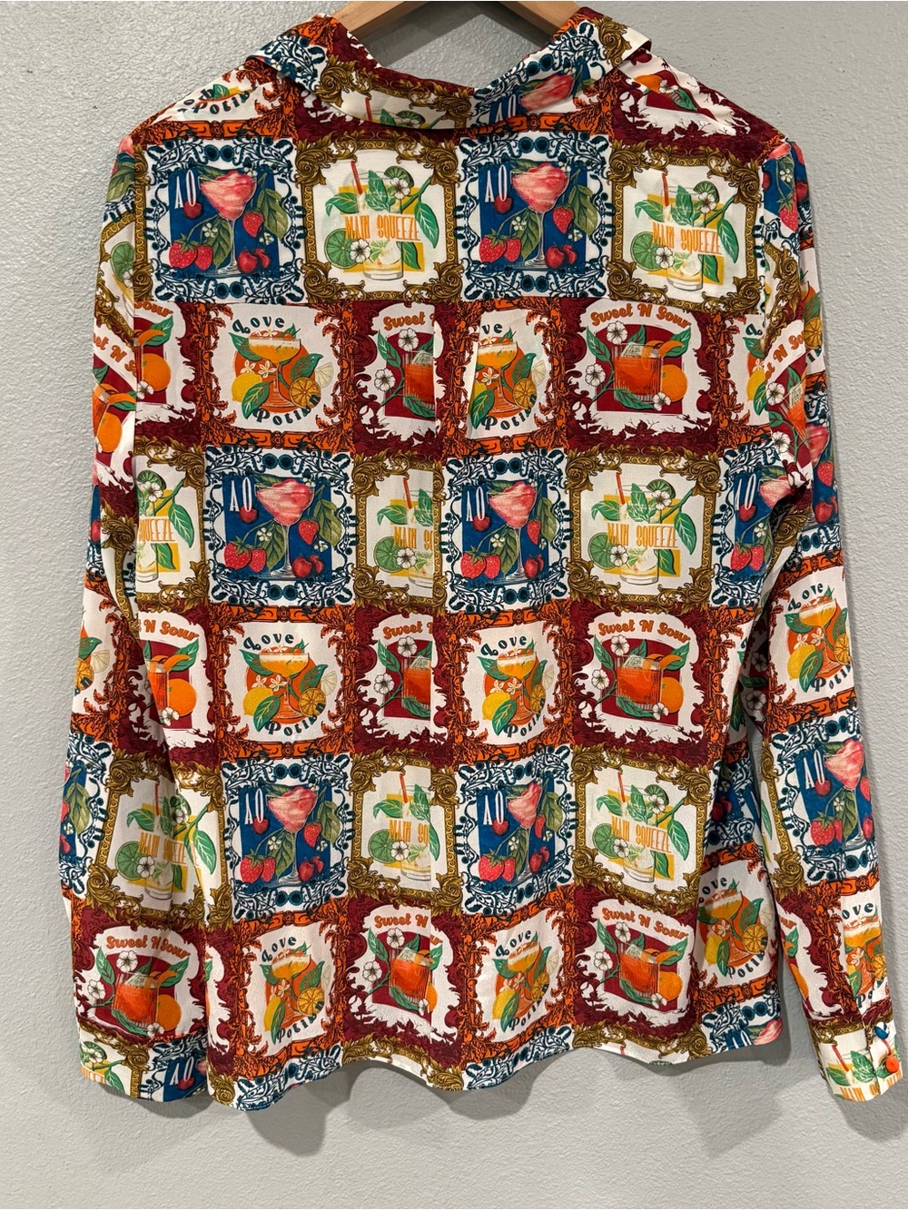 New Alice + Olivia Willa Summer Day Shirt Blouse Fruit Drinks Cocktails Tea L - Picture 9 of 10